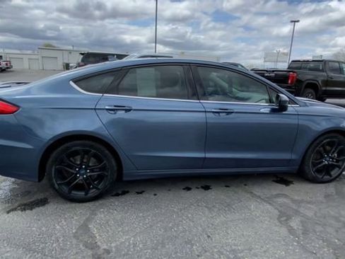 Used 2019 Ford Fusion SE w/ Equipment Group 151A FWD image 9