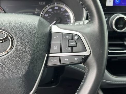 Certified 2024 Toyota Highlander XSE AWD/4WD image 13