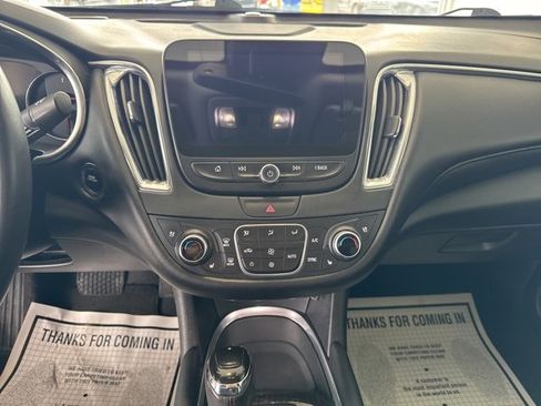 Used 2020 Chevrolet Malibu Premier image 13