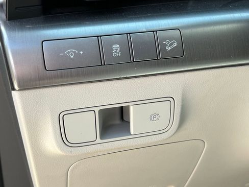 Used 2024 Hyundai Kona SEL FWD image 25