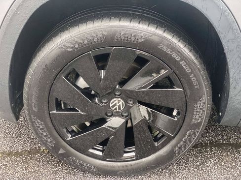 Used 2024 Volkswagen Atlas SE FWD image 12