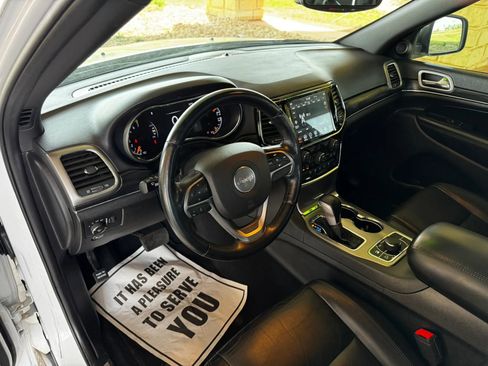 Used 2021 Jeep Grand Cherokee Limited w/ Trailer Tow Group IV image 11