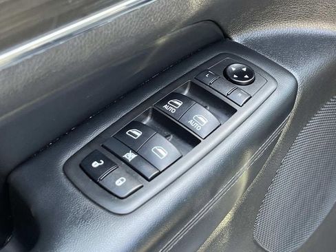 Used 2021 Jeep Grand Cherokee Limited image 26