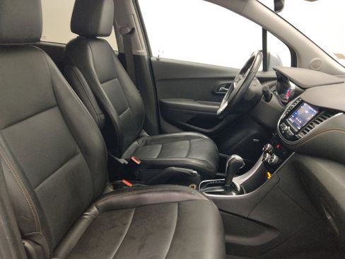 Used 2020 Chevrolet Trax Premier AWD/4WD image 21