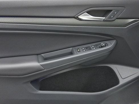 Used 2024 Volkswagen Golf R image 12