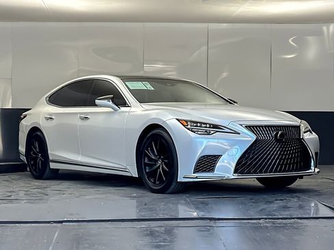 Used 2021 Lexus LS 500 w/ Accessory Package (Z1) RWD image 1