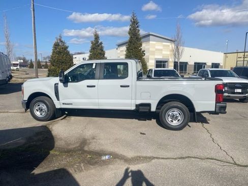 New 2025 Ford F250 XL w/ 360-Degree Camera Package RWD image 3