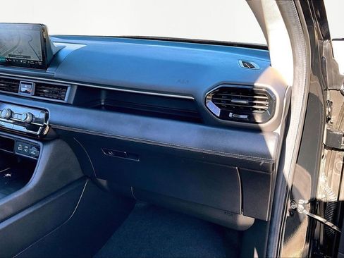 Used 2024 Honda Pilot Touring image 21