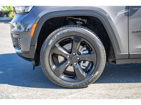 Used 2023 Jeep Grand Cherokee L Laredo AWD/4WD image 5