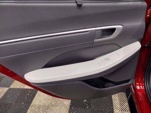 New 2025 Hyundai Sonata Limited image 25