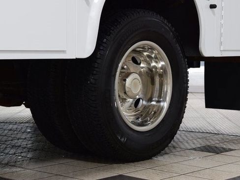 Used 2022 Ford F350 XL w/ Power Equipment Group image 16