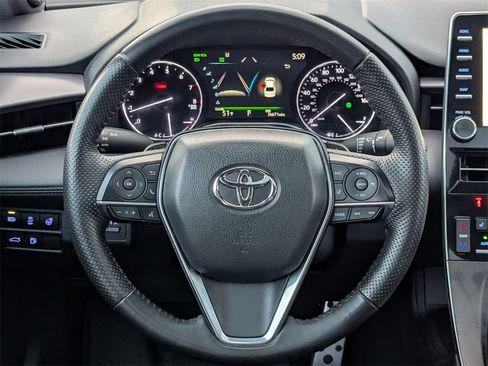 Used 2022 Toyota Avalon Touring image 20