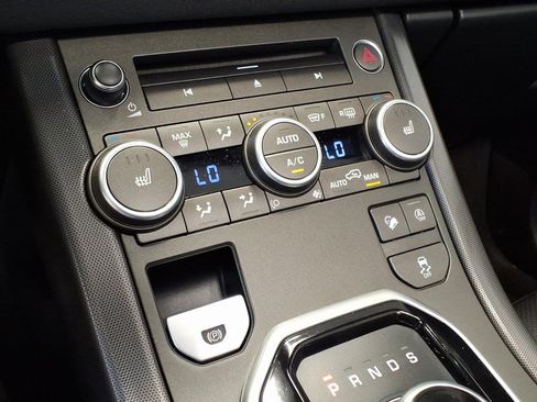 Used 2018 Land Rover Range Rover Evoque SE Dynamic AWD/4WD image 16