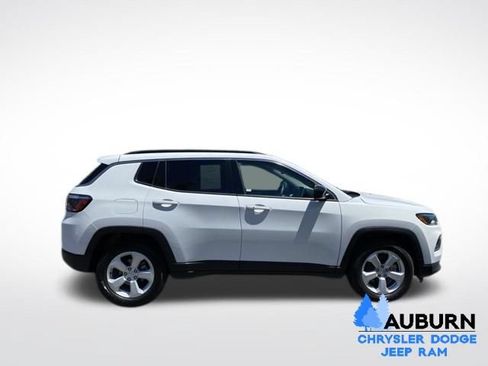 Used 2022 Jeep Compass Latitude FWD image 8