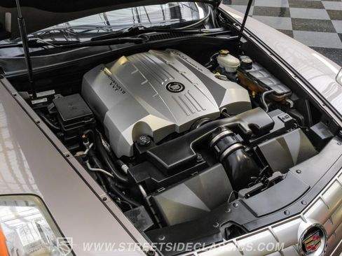 Used 2005 Cadillac XLR RWD image 38