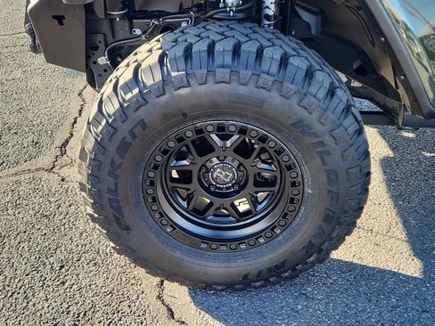 Used 2024 Jeep Gladiator Mojave image 7