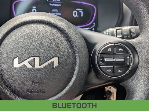 Used 2025 Kia Soul LX FWD image 18