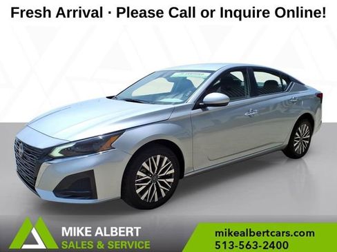 Used 2023 Nissan Altima 2.5 SV AWD/4WD image 3