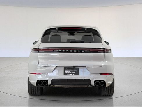 Certified 2026 Porsche Cayenne S AWD/4WD image 7
