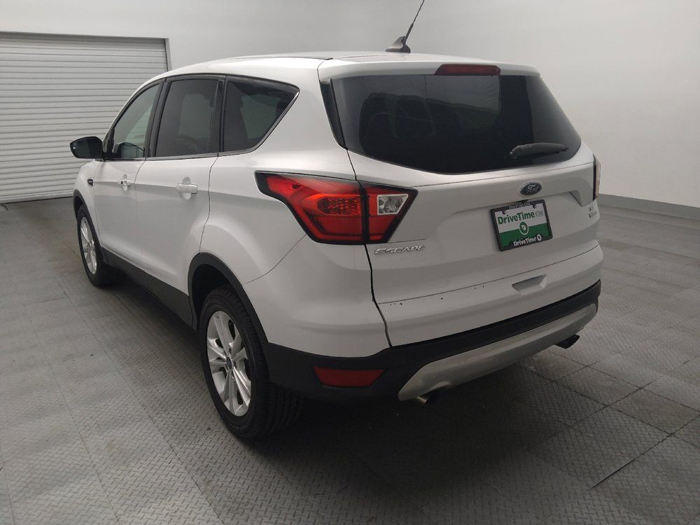 Used 2019 Ford Escape SE FWD image 6