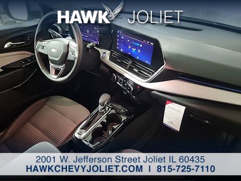 Used 2025 Chevrolet Trax LT w/ LT Convenience Package FWD image 25