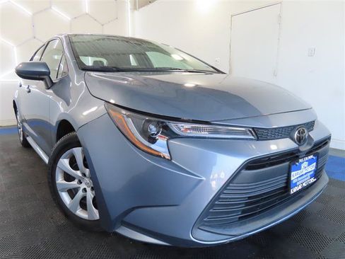 Used 2023 Toyota Corolla LE FWD image 3