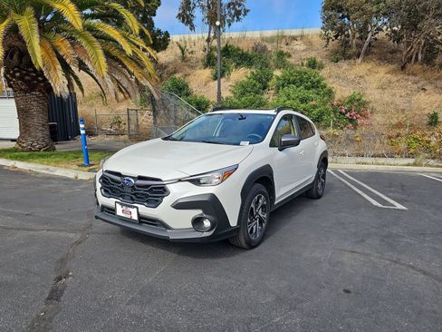 Used 2024 Subaru Crosstrek 2.0i Premium AWD/4WD image 3