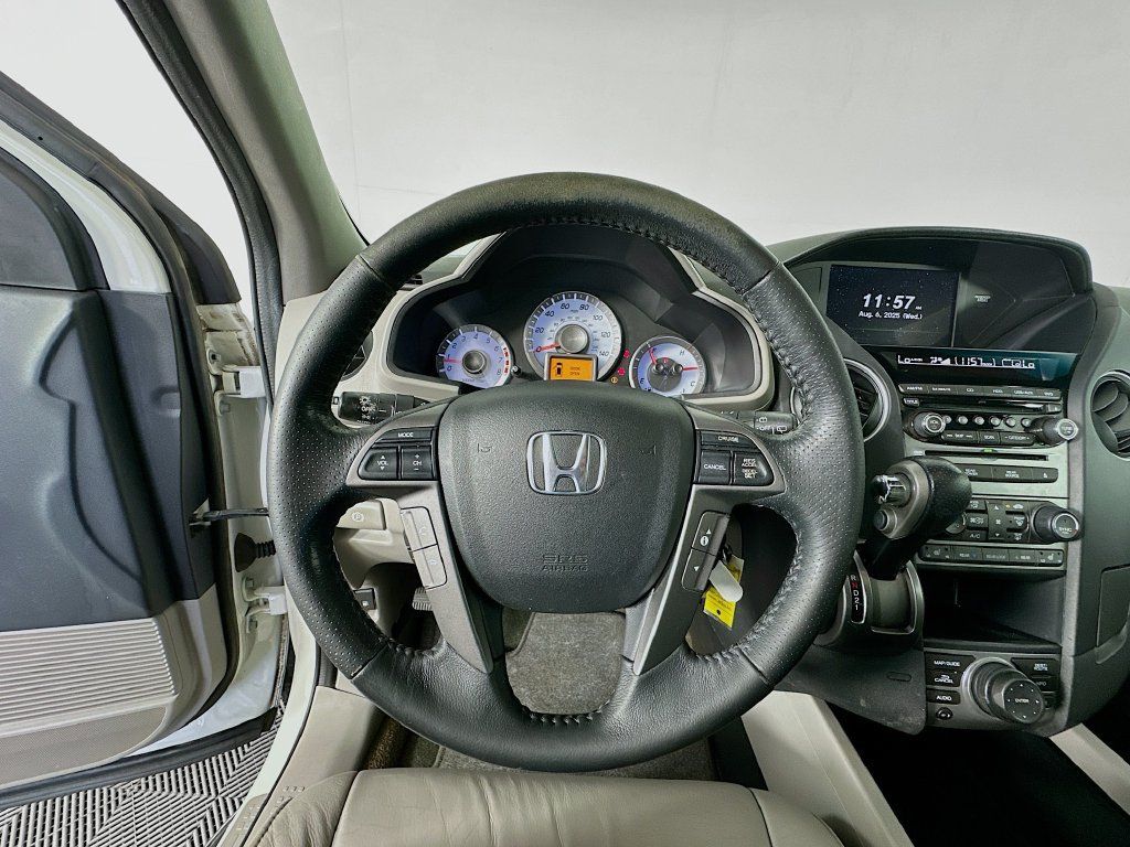 Used 2015 Honda Pilot Touring image 11