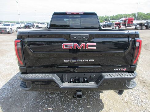 New 2026 GMC Sierra 2500 AT4 w/ AT4 Premium Plus Package AWD/4WD image 6