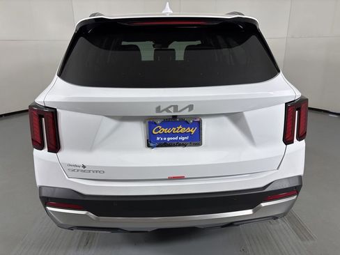 New 2026 Kia Sorento S image 7