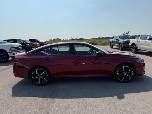 Used 2024 Nissan Altima 2.5 SR w/ SR Premium Package FWD image 33