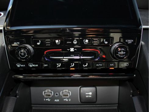 New 2025 Jeep Grand Cherokee Limited w/ Luxury Tech Group II image 18