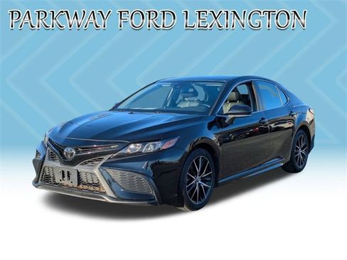 Used 2022 Toyota Camry SE image 4