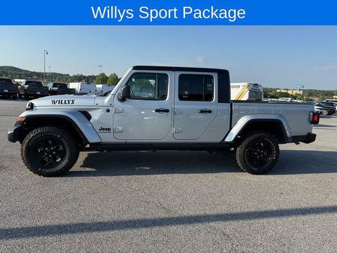 Used 2022 Jeep Gladiator Sport AWD/4WD image 6