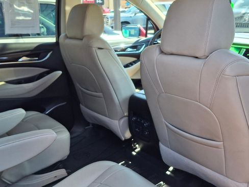 Used 2021 Buick Enclave Essence w/ Sport Touring Edition image 10