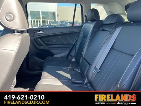 Used 2022 Volkswagen Tiguan SE image 33
