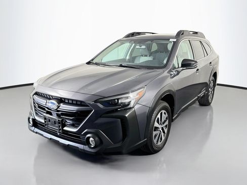 Used 2023 Subaru Outback Premium AWD/4WD image 4