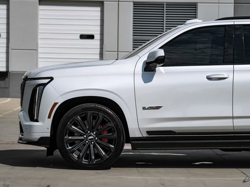 Used 2025 Cadillac Escalade V w/ LPO, Floor Liner Package image 6