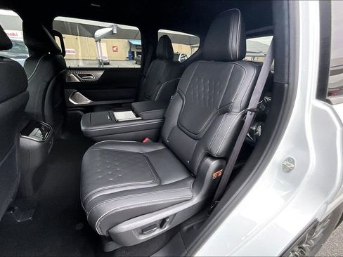 New 2026 INFINITI QX80 Autograph AWD/4WD image 14