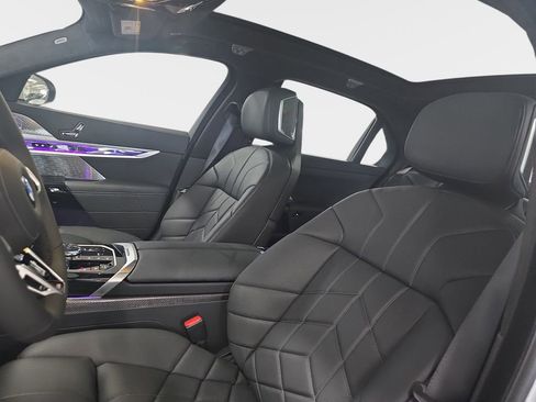 New 2026 BMW 760i xDrive image 12