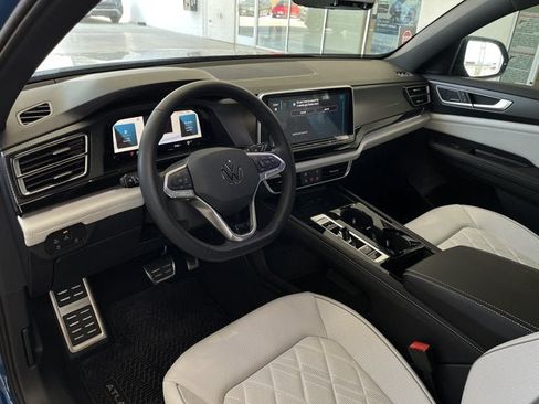 Used 2025 Volkswagen Atlas Cross Sport SEL Premium R-Line AWD/4WD image 12
