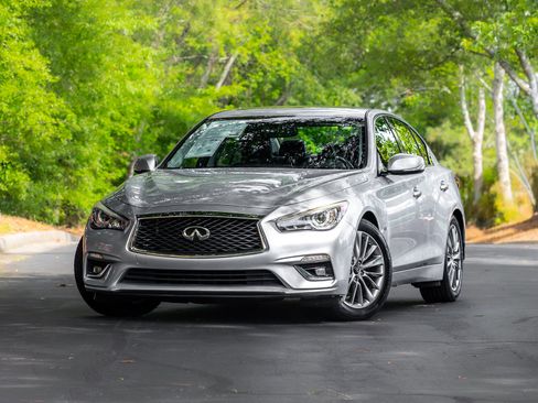 Used 2018 INFINITI Q50 Luxe w/ Essential Package (3.0T Luxe) RWD image 2