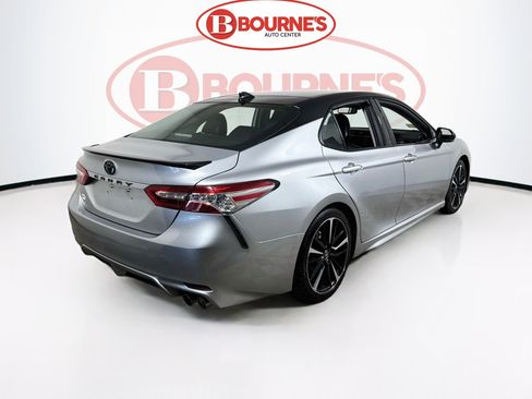 Used 2020 Toyota Camry XSE FWD image 9