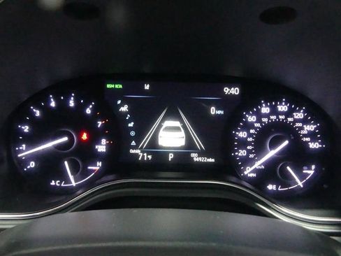 Used 2021 Toyota Avalon XLE FWD image 31