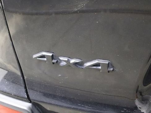 Used 2019 Jeep Cherokee Latitude Plus AWD/4WD image 56
