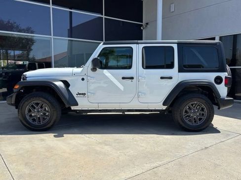Used 2025 Jeep Wrangler Unlimited Sport AWD/4WD image 5
