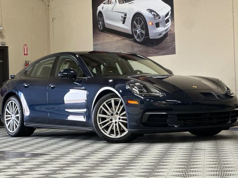Used 2019 Porsche Panamera RWD image 2