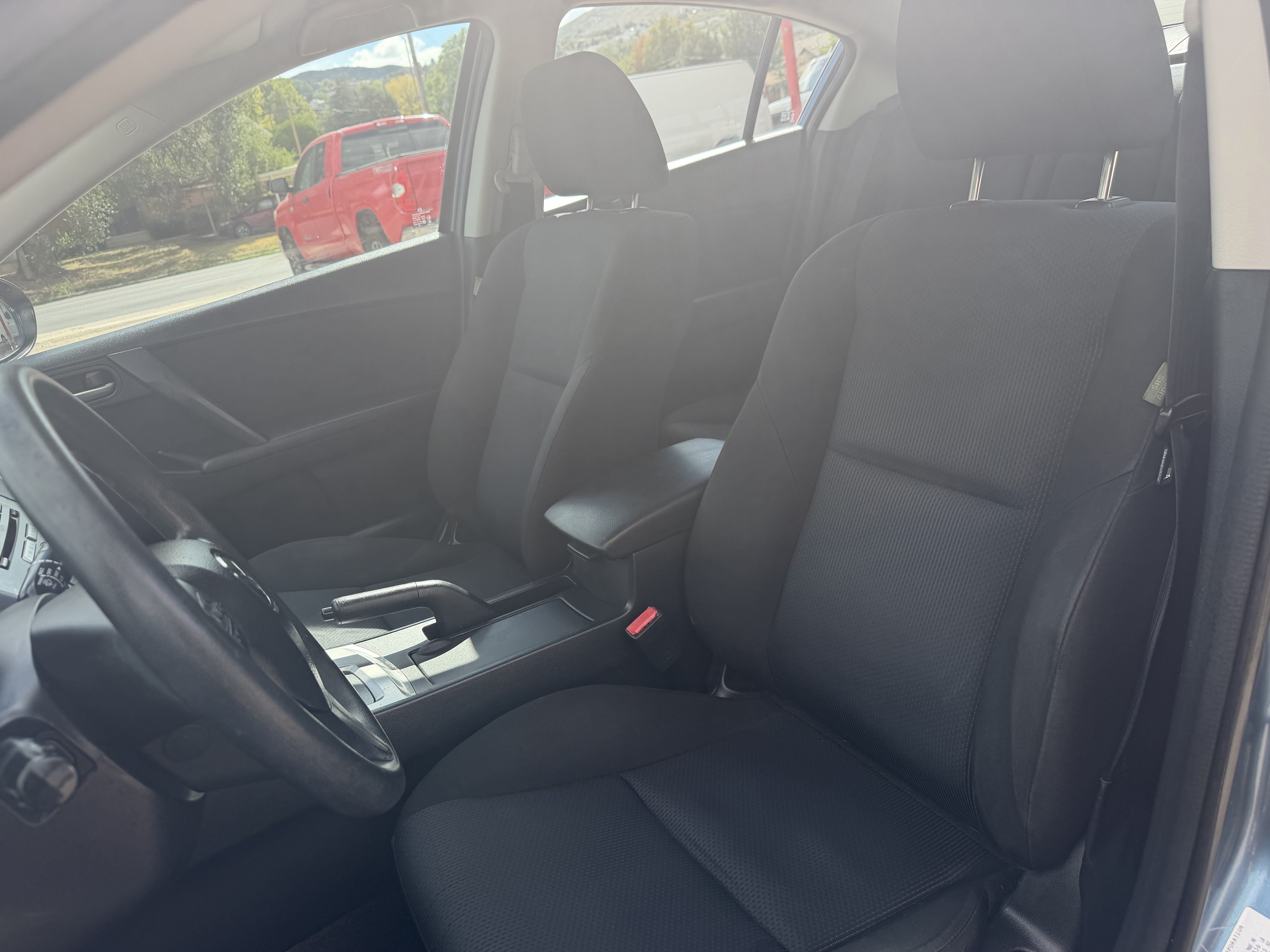 Used 2011 MAZDA MAZDA3 i Touring FWD image 15