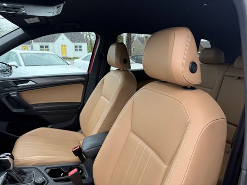 Used 2022 Volkswagen Tiguan SE image 15