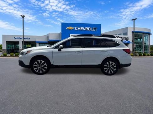 Used 2017 Subaru Outback 2.5i Limited AWD/4WD image 4